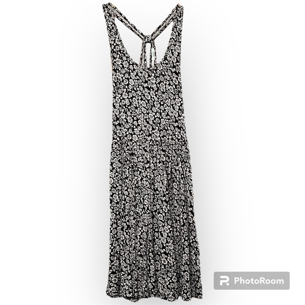 Black and White Floral Dress with Keyhole Back Detail